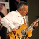 Tommy Emmanuel, Томми Эммануэль - Официальный сайт агента