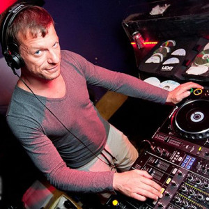 DJ Дмитрий Бобров