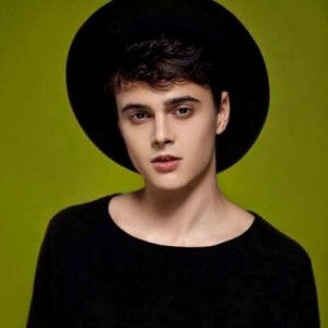 Певец Alekseev