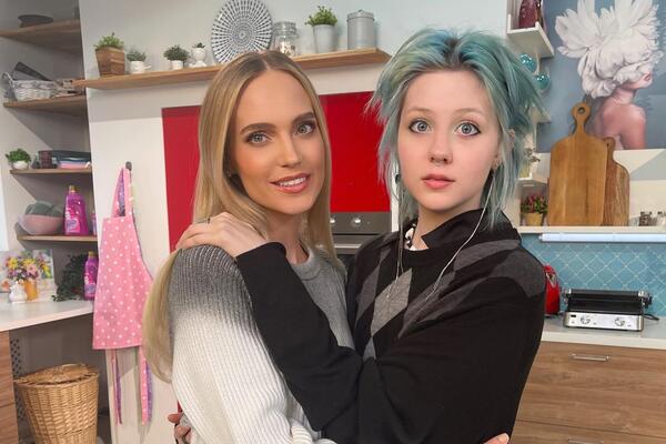 Дочь Глюкозы представила свой трек про гены